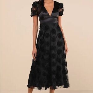 Lulu's Elegant Black Floral Midi Dress